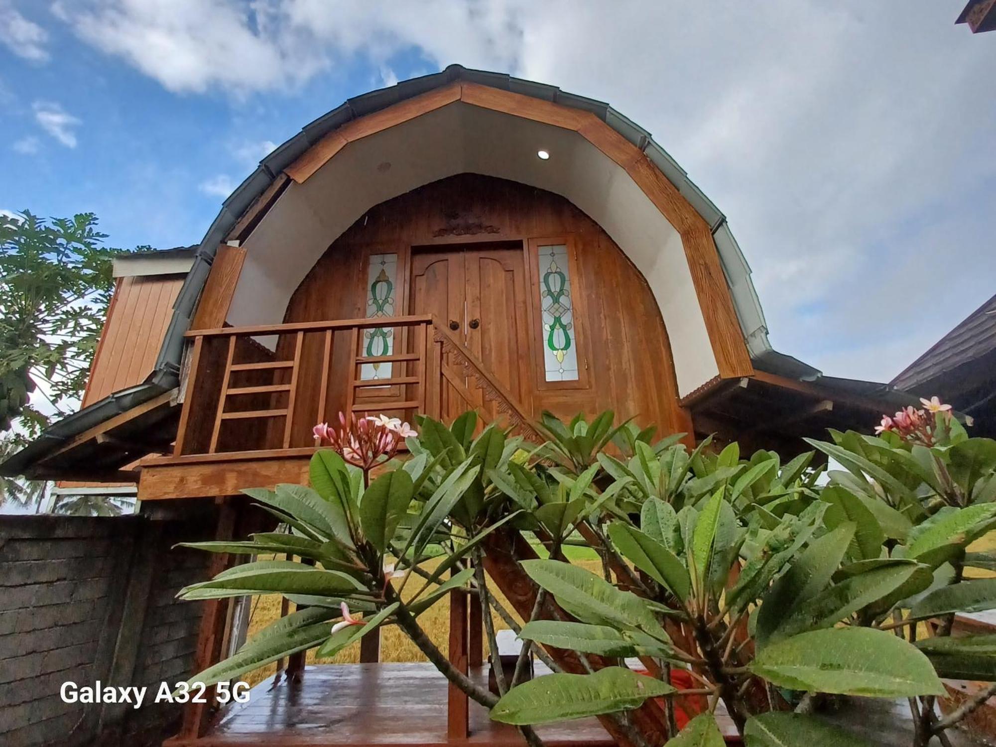 Bujak Permai Villa Matahari Lombok Ntb Praya Exterior foto